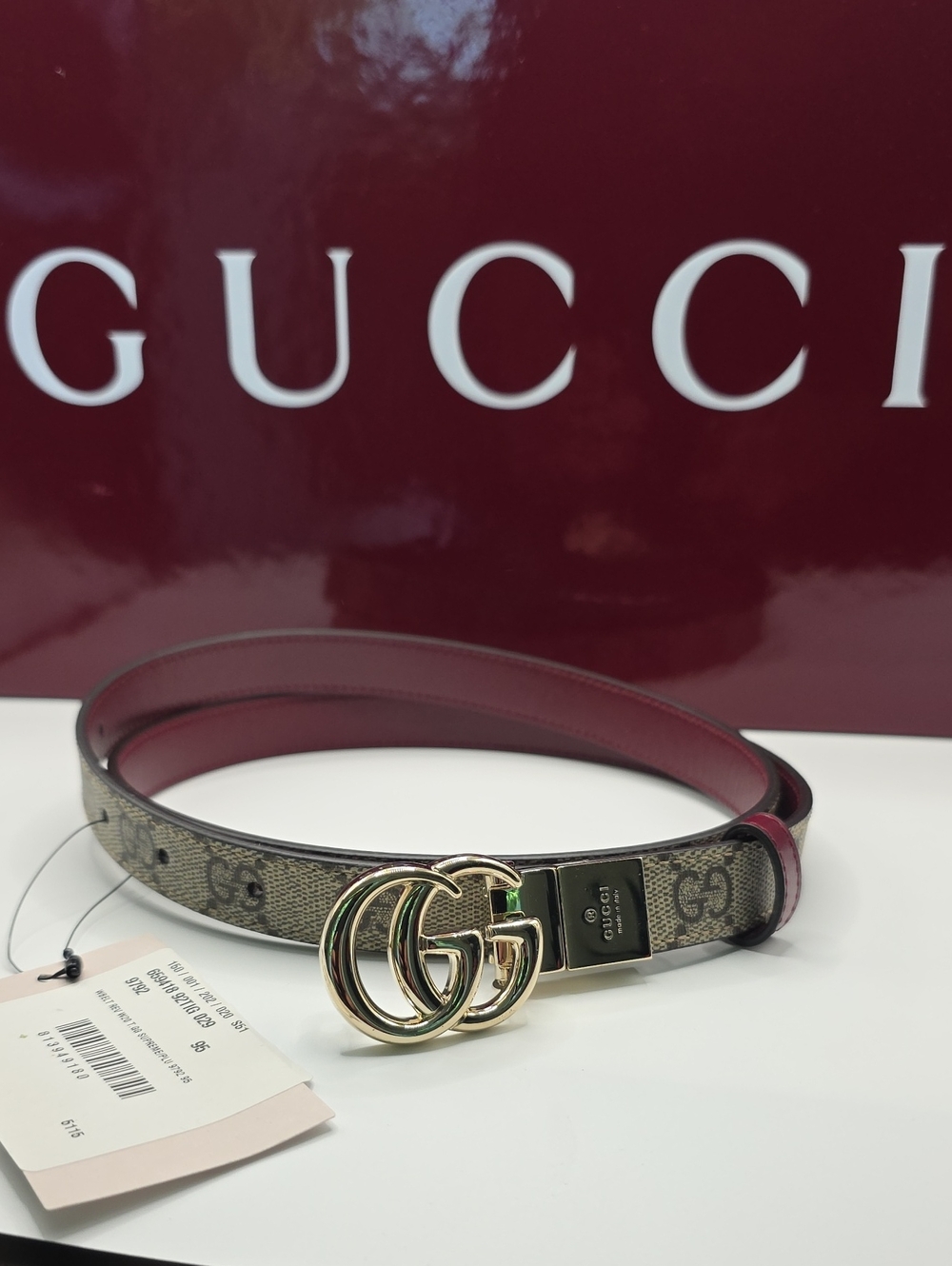 Gucci GG Supreme Beige/Red Leather Reversible Logo Belt